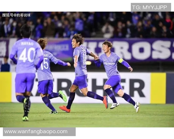 广岛三箭迎战冈萨多力争主场胜利展现球队实力与斗志